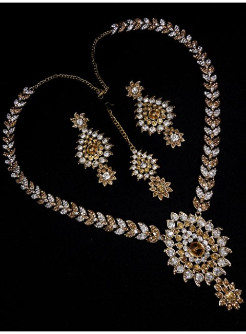 Stonestudded Jewelry Set